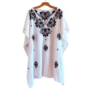 Sundance White Navy Embroidered Kaftan Poncho Coverup Blouse Top XL Floral Boho
